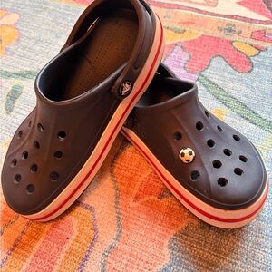 CROCS Kids' Navy blue red stripe Clogs with Soccer Charm Jibbitz big kid youth 6